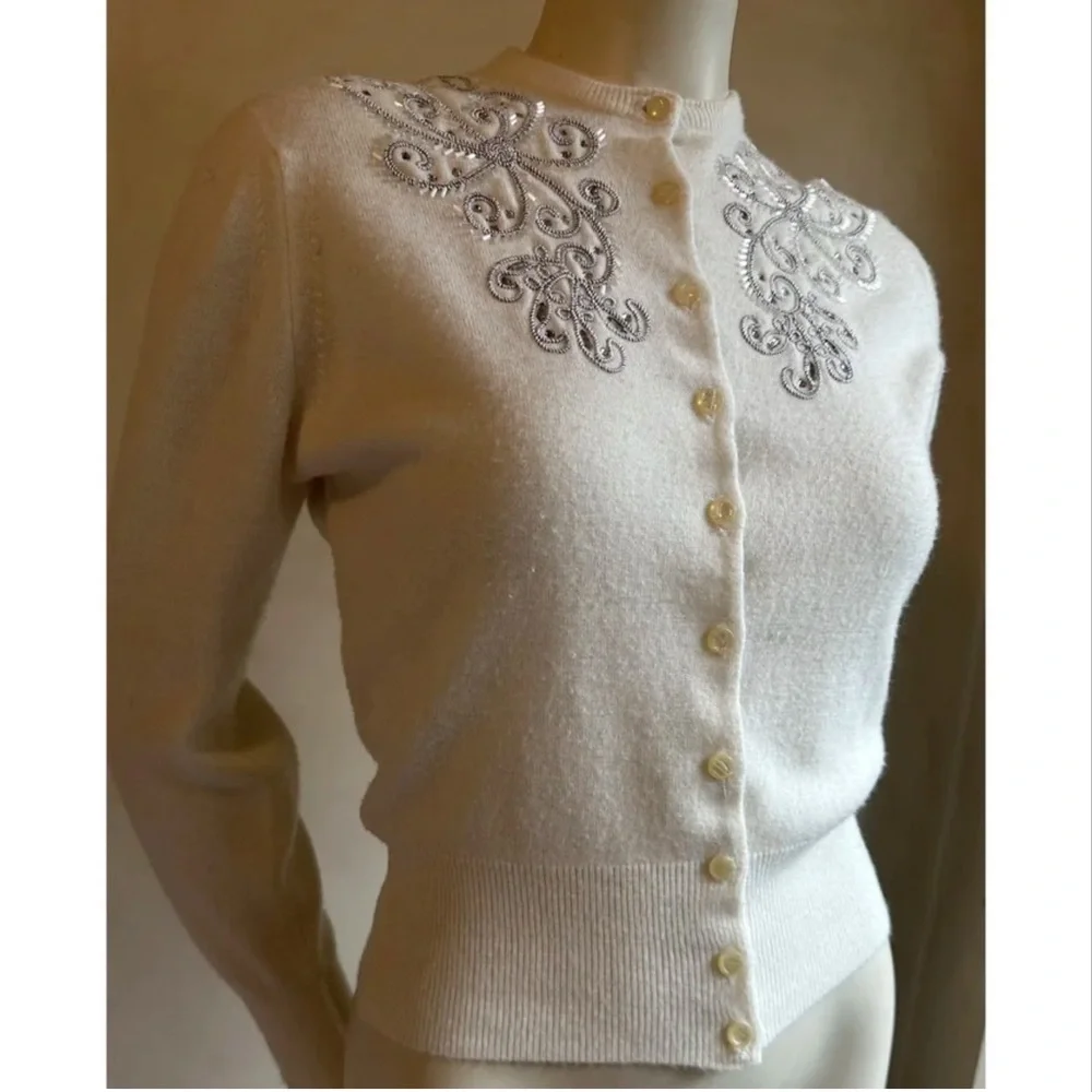 Schiaparelli vintage embellished cashmere cardigan, circa 1950s - Picture 3 of 11